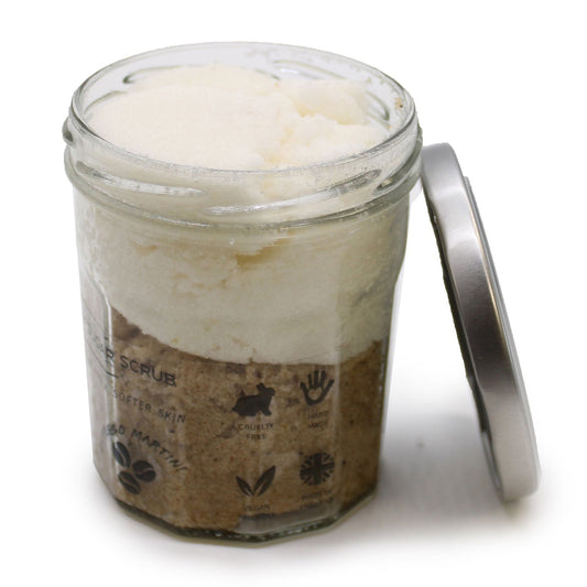 Exfoliante natural con azúcar para eliminar impurezas y revitalizar la piel, con aroma de expresso martini