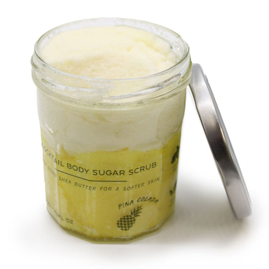 Exfoliante natural con azúcar para eliminar impurezas y revitalizar la piel, con aroma de piña colada